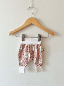 Hoppidi Creme Puff Pants • Newborn