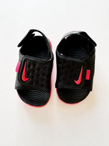 Nike Baby Sandals • 4c