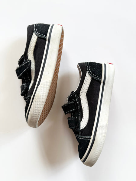 Vans Black and White Low Top Velcro Shoes • 8c