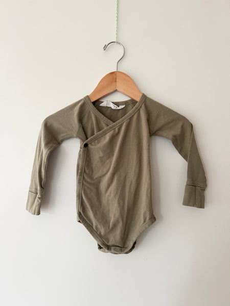 Susukoshi Green Long Sleeve Onesie • 6-12 months *