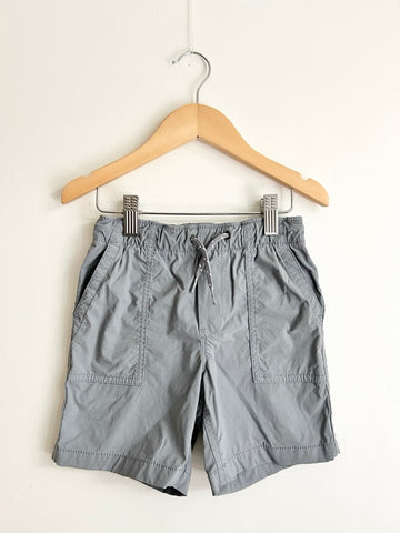 Gap Grey Shorts • 6 years
