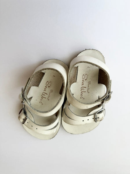 Saltwater Sandals Swimmers White • 4c