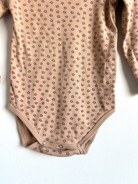 Quincy Mae Muted Blush Brown Daisy Long Sleeve Onesie • 12-18 months