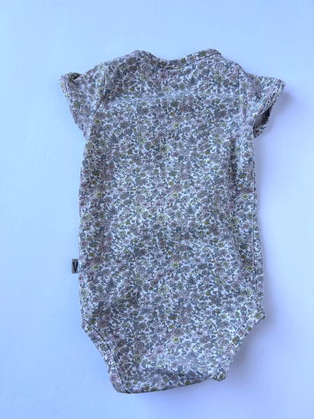Wheat Floral Shortsleeve Bodysuit • 6-12 months (68cm)
