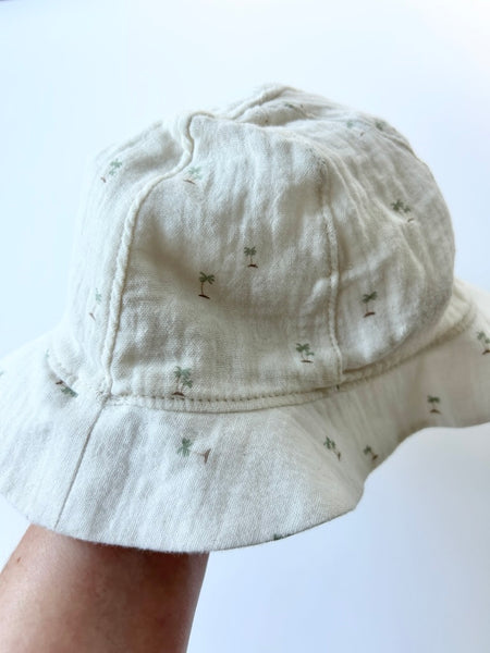 F&F White Palm Trees Bucket Hat • 1-2 years *