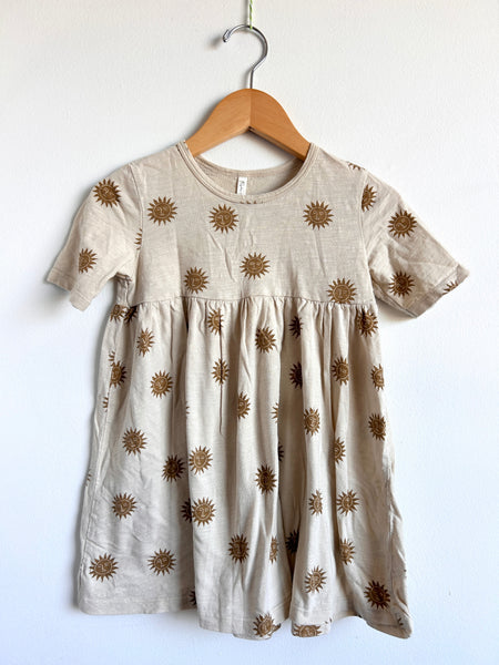 Rylee and Cru Short Sleeve Boxy Suns Dress • 4-5 years
