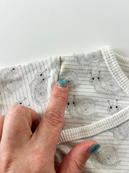Fixoni Snails Long Sleeve Onesie • 0-3 months *