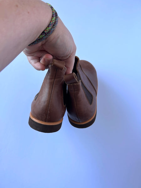 Adelisa and Co Viajero Leather Boots • 10c / 28EU