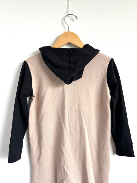 Tiny Button Apparel Long Sleeve Hooded Romper • 4-5 years