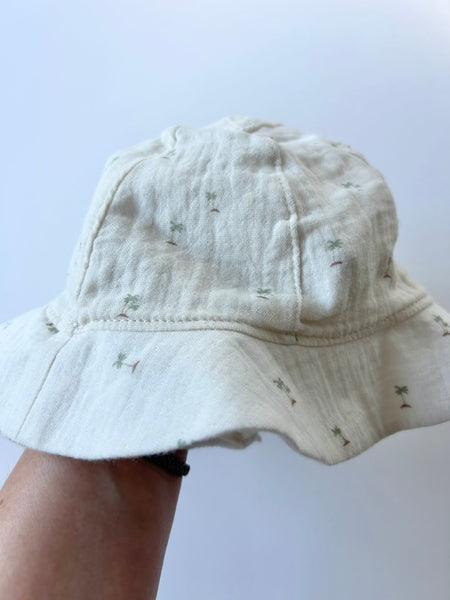 F&F White Palm Trees Bucket Hat • 1-2 years *