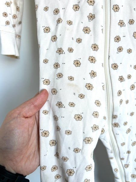 Quincy Mae Cream Daisy Zip Romper • 18-24 monrhs