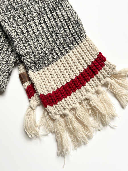 NEW Roots Salt and Pepper Cabin Knit Scarf