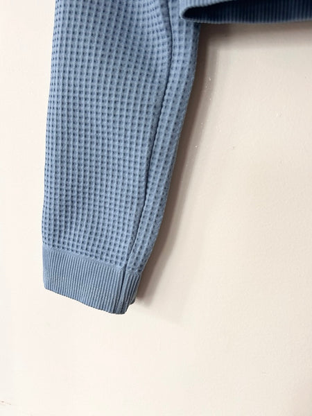 Athleta Girls Crop Blue Top • 8-10 years *