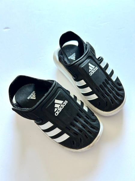 Adidas Closed Toe Black and White Sandals • 7c