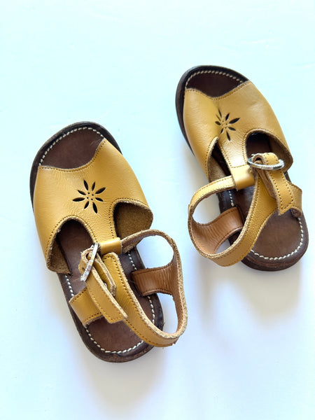 Humble Soles Leather Sandals • 6c (22)