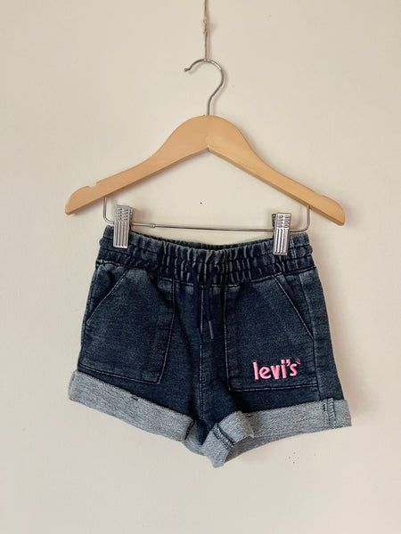 Levi's Cotton Shorts • 5 years