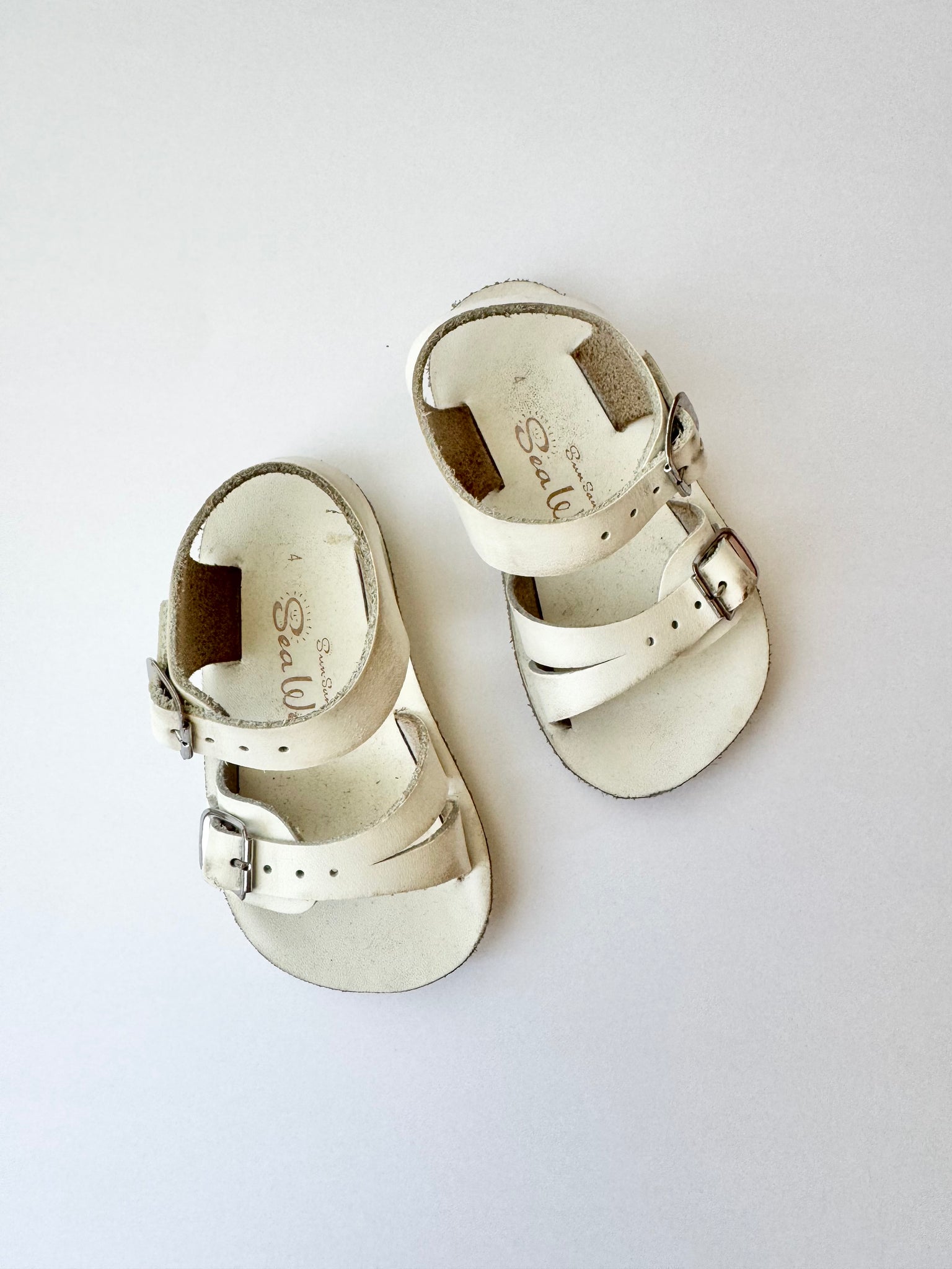 Saltwater Sandals Swimmers White • 4c