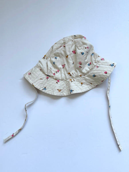 H&M Floral White Bucket Hat • 3-6 months