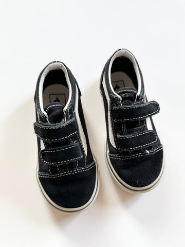 Vans Black and White Low Top Velcro Shoes • 8c