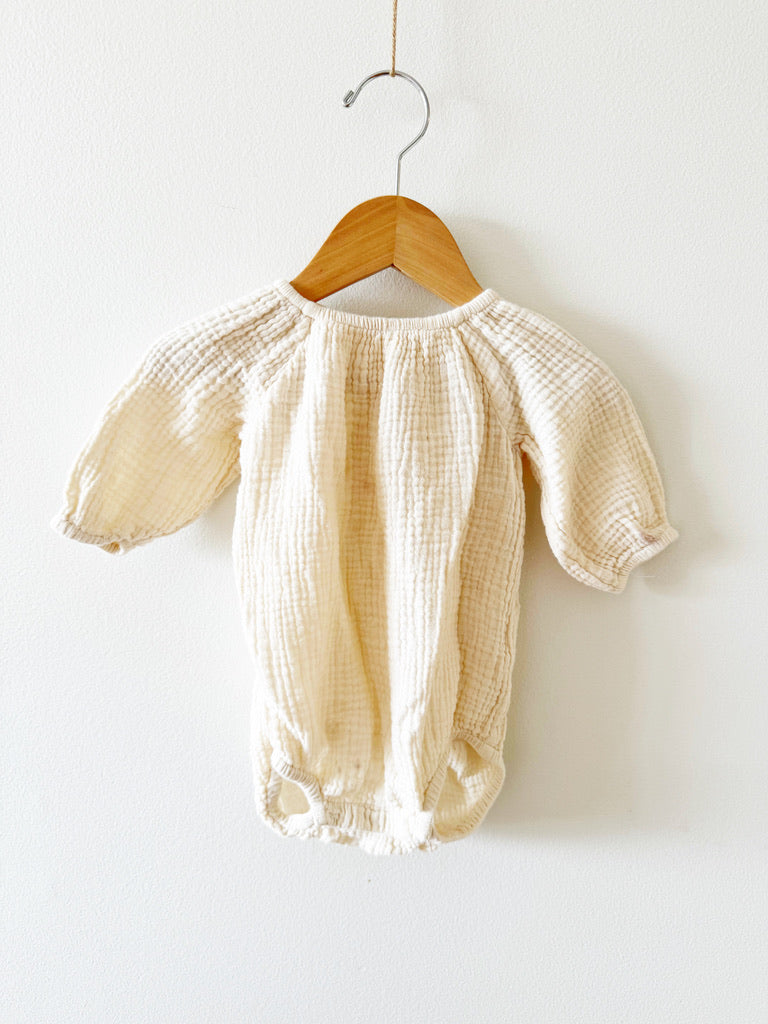 Petits Vilains Muslin Romper • 6-12 months