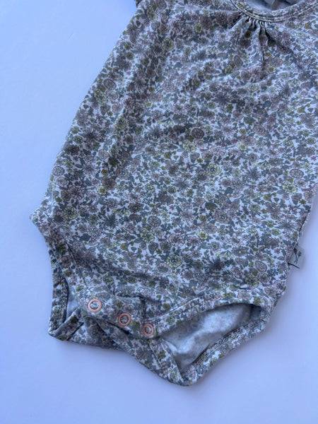 Wheat Floral Shortsleeve Bodysuit • 6-12 months (68cm)