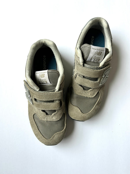 New Balance 574s Grey Velcro Shoes • 1Y