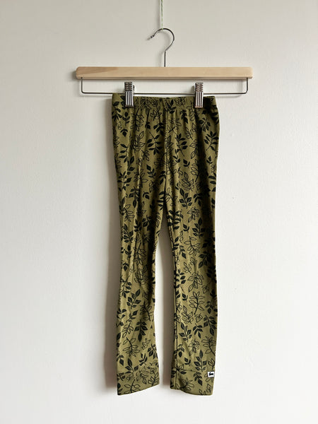 Little and Lively Green Leaf Leggings • 5 years