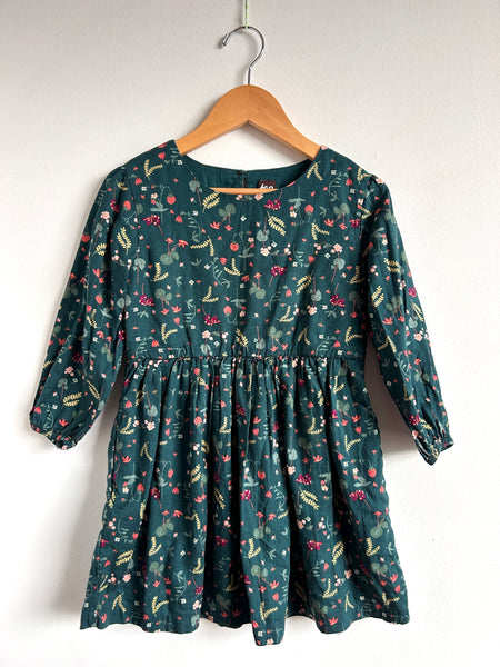 Tea Plant Long Sleeve Green Dress • 5 years