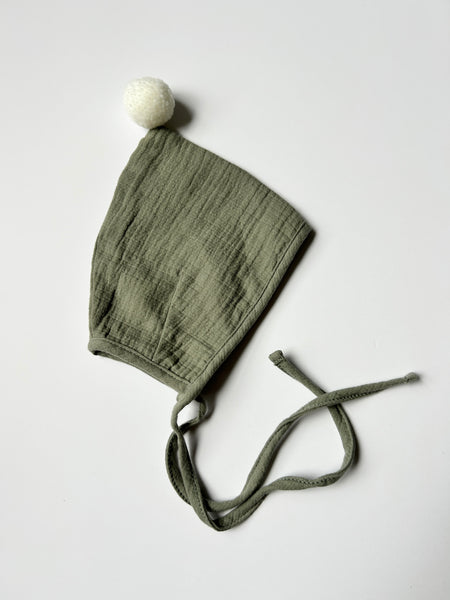 Quincy Mae Green Bonnet with Pom Pom • 0-3 months