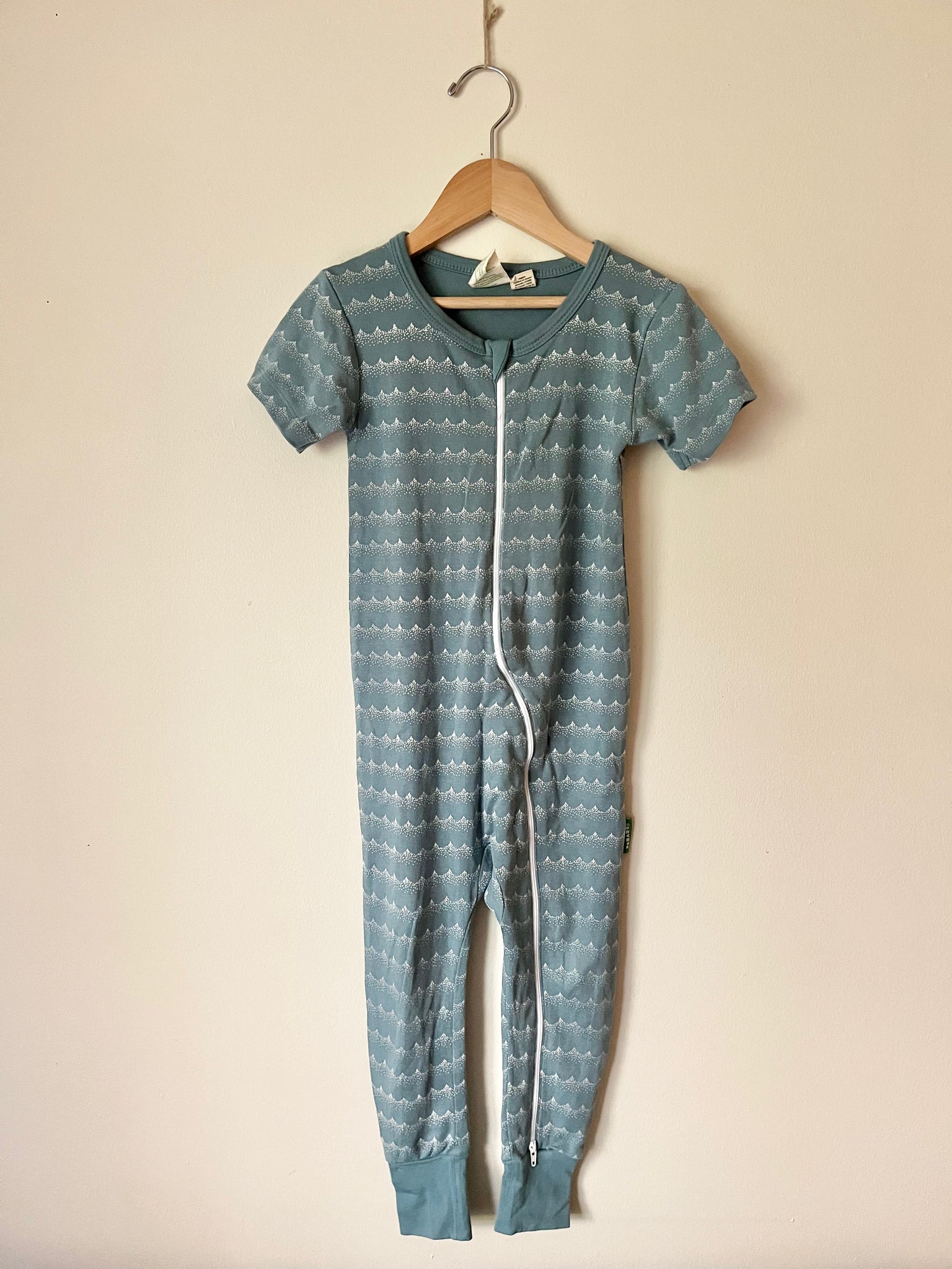 Parade Organics Short Sleeve Blue Romper • 3 years