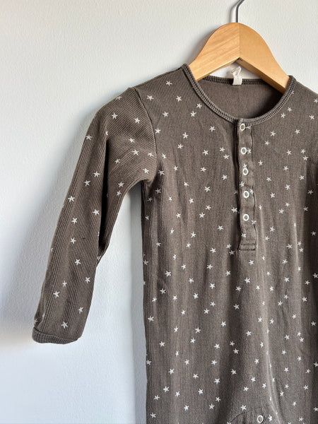 Quincy Mae Ribbed Grey Star Romper • 2-3 years