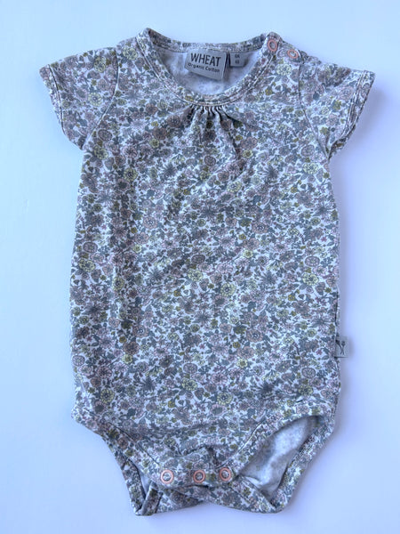 Wheat Floral Shortsleeve Bodysuit • 6-12 months (68cm)