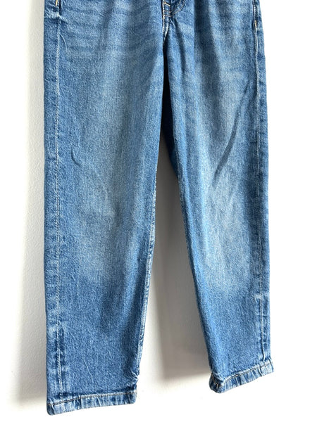 H&M Loose Fit Jeans • 5-7 years