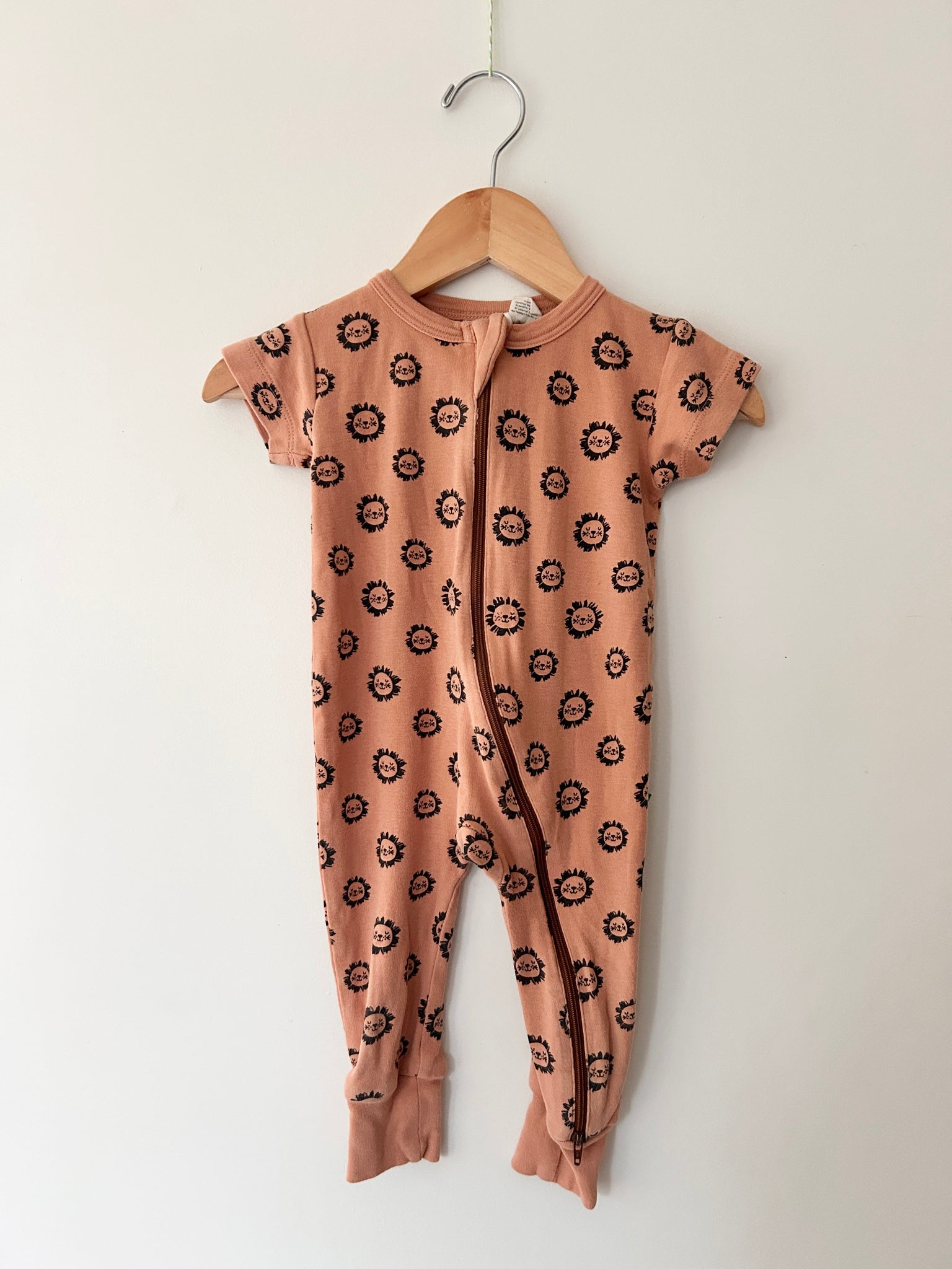 Parade Lions Short Sleeve Romper • 6-12 months *