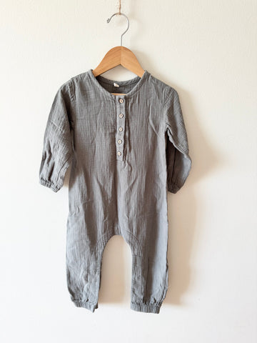 Quincy Mae Grey Long Sleeve Muslin Romper • 18-24 months