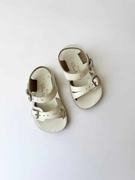 Saltwater Sandals Swimmers White • 4c