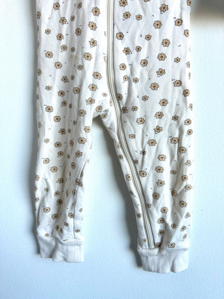 Quincy Mae Cream Daisy Zip Romper • 18-24 monrhs