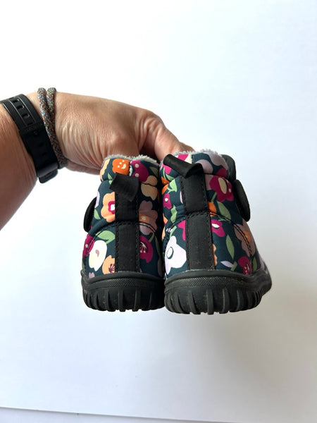 Jan and Jul Toasty-Dry Fuzzy Lined Boots • 5c