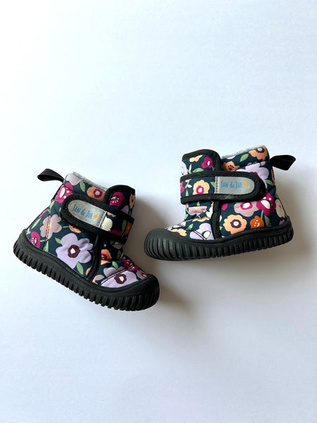 Jan and Jul Toasty-Dry Fuzzy Lined Boots • 5c