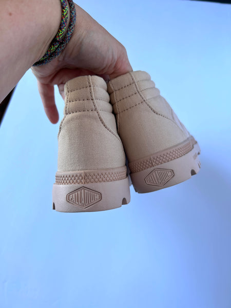 NEW Palladium Light Pink High Top Shoes with Zipper • 1.5Y