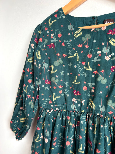 Tea Plant Long Sleeve Green Dress • 5 years
