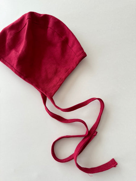 Devon's Drawer Red Linen Bonnet • 6-12 months