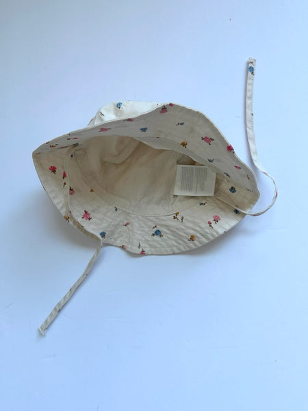 H&M Floral White Bucket Hat • 3-6 months
