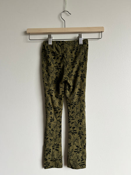 Little and Lively Green Leaf Leggings • 5 years