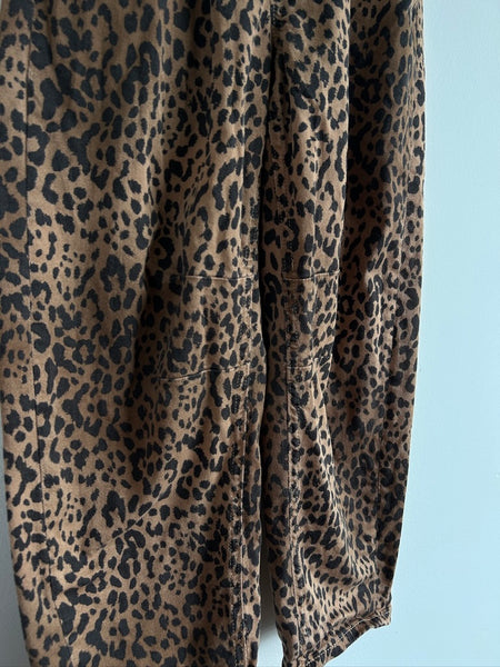 Gap Barrel Leg Leopard Striped Elastic Waist Jeans • 8 years