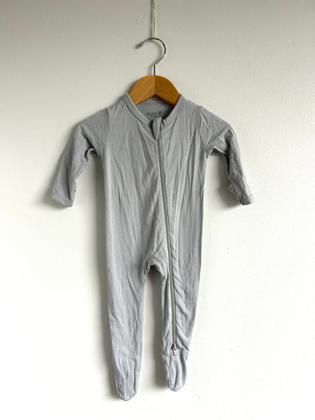 Kyte Grey Zip Romper • 0-3 months