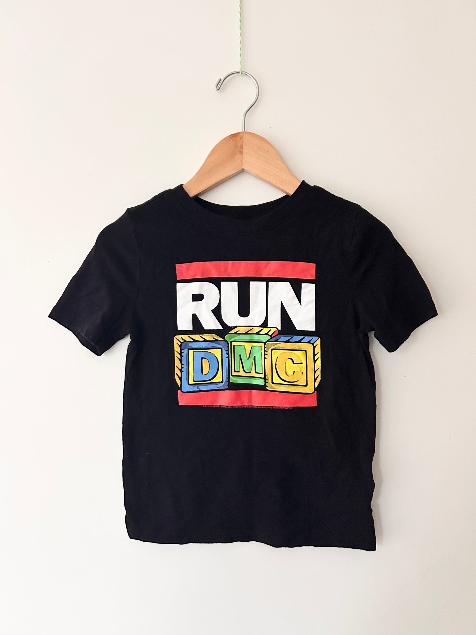 Old Navy Run DMC Black T-Shirt • 4 years *