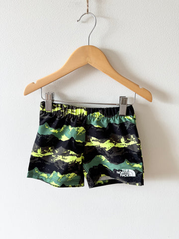 The North Face Green Mountain Shorts • 3-4 years