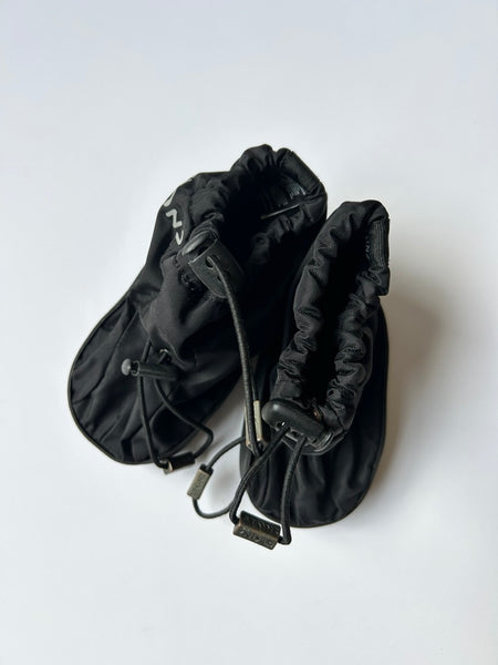 Stonz Black Fleece Lined Waterproof Booties • 5c/6c (Large)