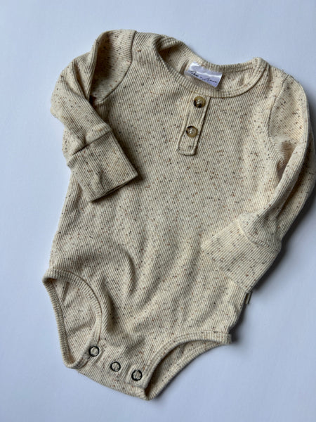 Jax and Lennon Ribbed Cream Fleckled Long Sleeve Bodysuit • 0-6 months